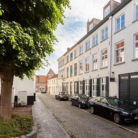 Boutique B&B The Townhouse Bed and Breakfast 4*